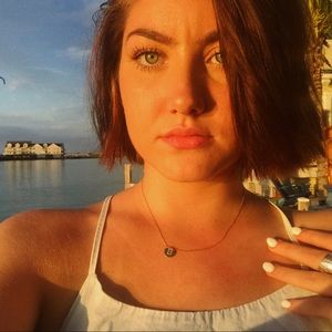 Meet your Posher, Bree